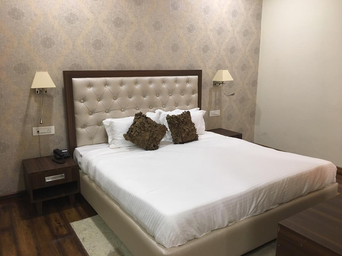 Hotel Anand Renaissance Firozpur Bagian luar foto